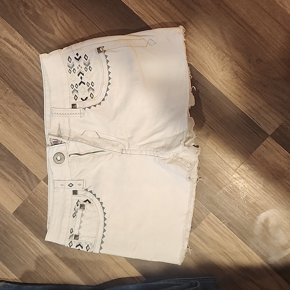 Hydraulic white shorts